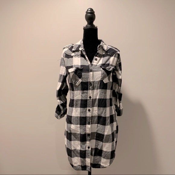 UK2LA Tops - Women’s button down plaid long sleeve Size M